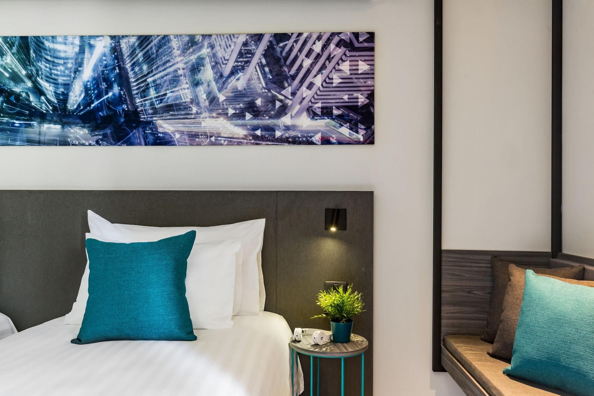 Отель Cross Vibe Sukhumvit 4*