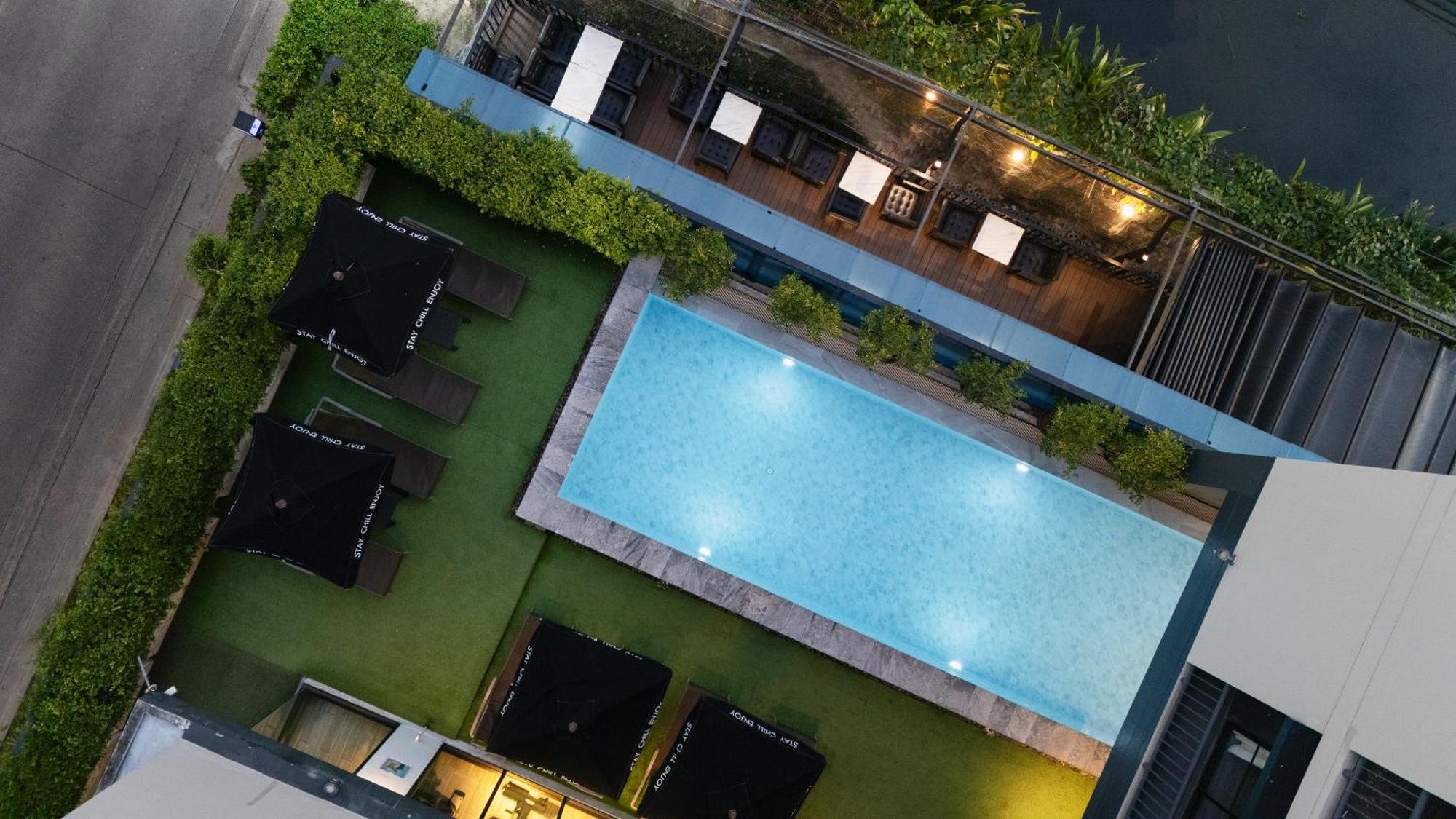 Cross Vibe Sukhumvit Отель