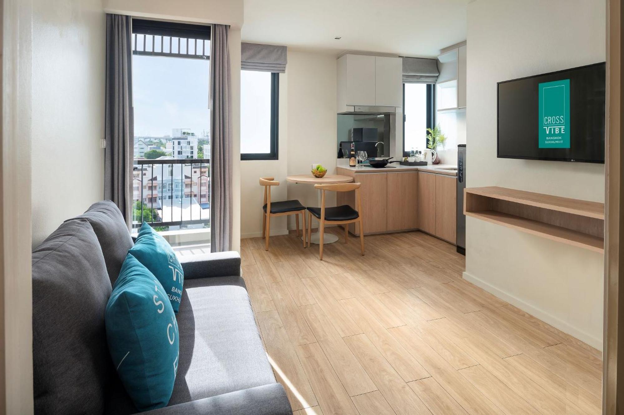 Cross Vibe Sukhumvit 4* Бангкок