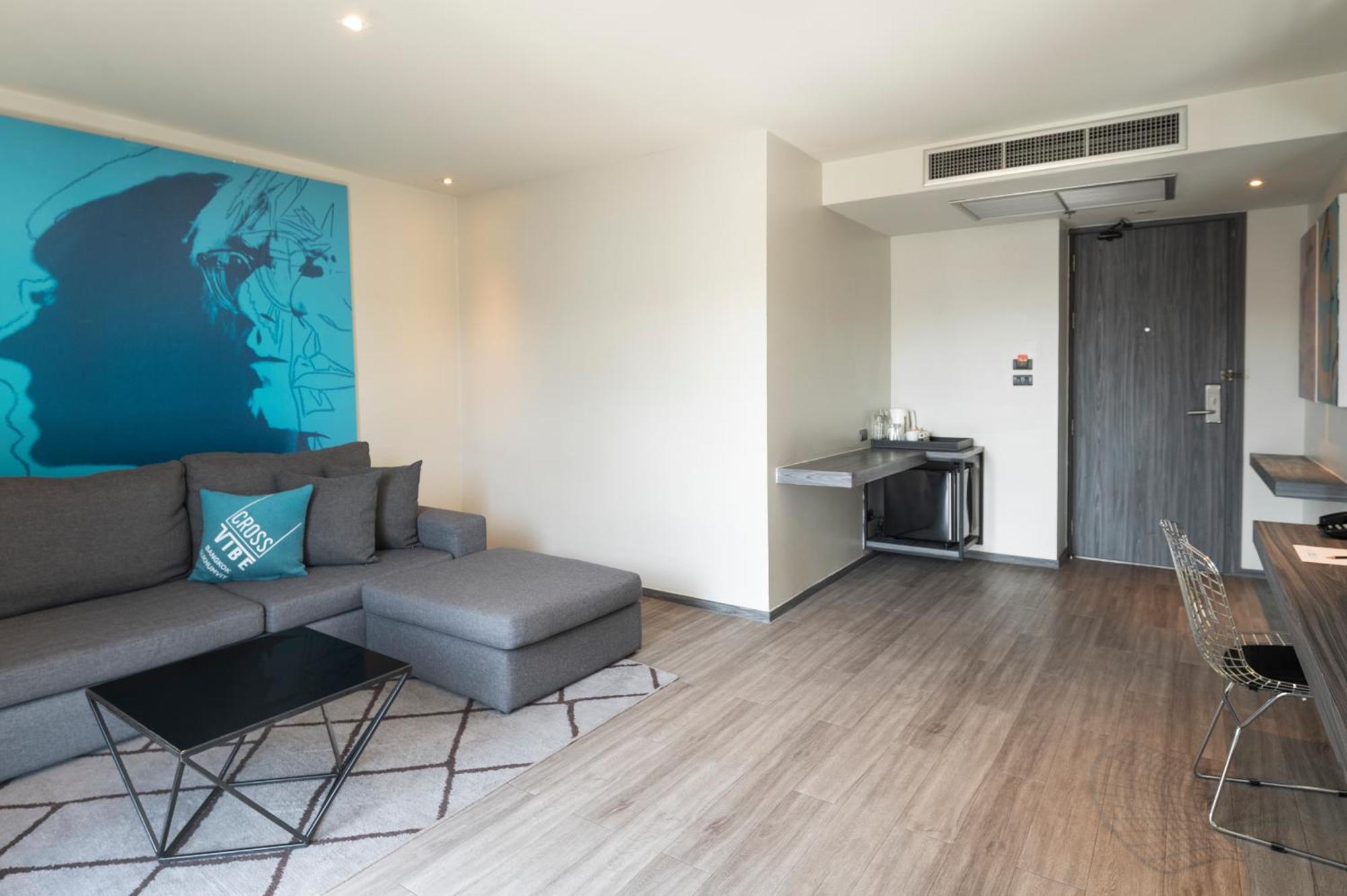 Отель Cross Vibe Sukhumvit
